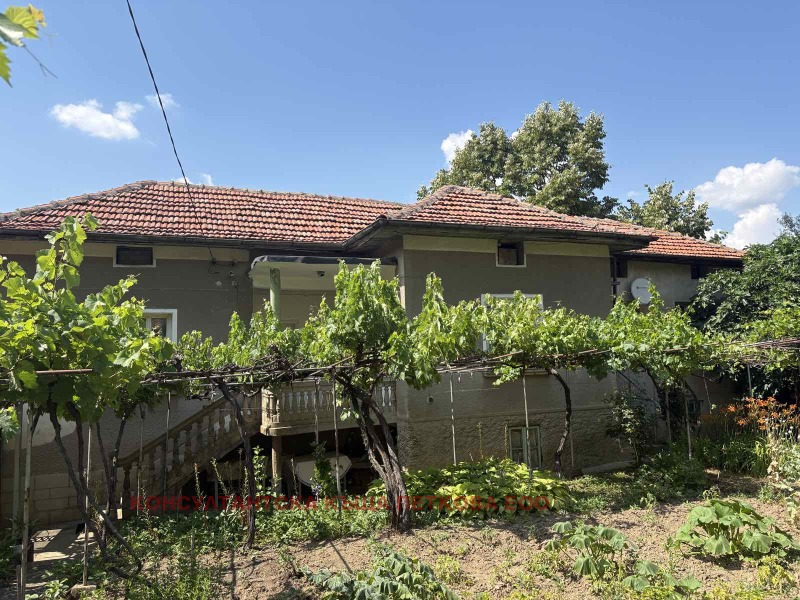 Продава КЪЩА, област Ловеч, с. Деветаки • 72500 € • 79221883 1 — Holmes.bg Продава КЪЩА, област Ловеч, с. Деветаки • 72500 € • 79221883 1