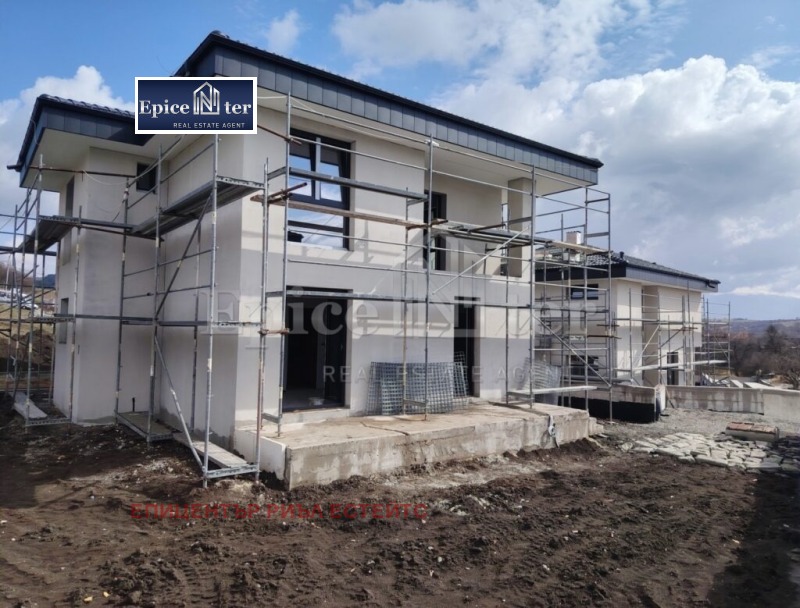 Продава КЪЩА, област Перник, с. Дивотино • 370000 € / 723657.10 лв. • 91517844 1 — Holmes.bg Продава КЪЩА, област Перник, с. Дивотино • 370000 € / 723657.10 лв. • 91517844 1