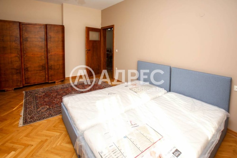 Продава 3-СТАЕН, град София, Център • 650000 € • 51221113 1 — Holmes.bg Продава 3-СТАЕН, град София, Център • 650000 € • 51221113 1