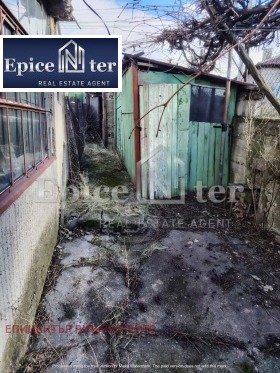 Обява Продава ЕТАЖ ОТ КЪЩА,град Перник, Църква>