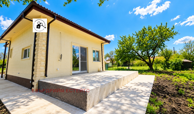 Продава КЪЩА, област София, с. Петърч • 287000 € • 33760711 1 — Holmes.bg Продава КЪЩА, област София, с. Петърч • 287000 € • 33760711 1