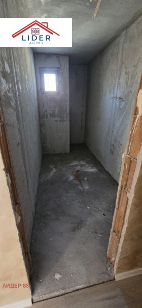 Обява Продава 2-СТАЕН,град Плевен, Широк център