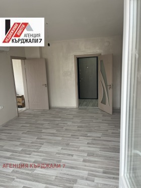 Обява Продава 2-СТАЕН,град Кърджали, Възрожденци