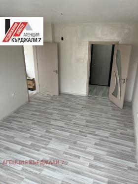 Обява Продава 2-СТАЕН,град Кърджали, Възрожденци