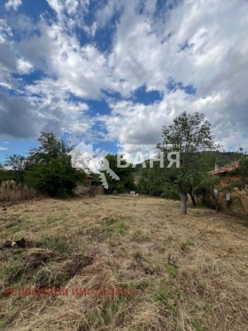 Продава Парцел, с. Песнопой