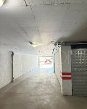 Снимка Продава ГАРАЖ, ПАРКОМЯСТО