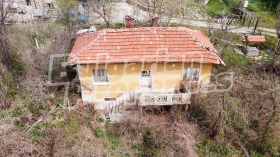 Продажба на къщи в област Кюстендил - изображение 2 