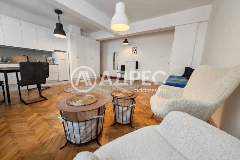 Продава 1-СТАЕН, град София, Център • 270000 € / 528074.10 лв. • 56792810 1 — Holmes.bg Продава 1-СТАЕН, град София, Център • 270000 € / 528074.10 лв. • 56792810 1