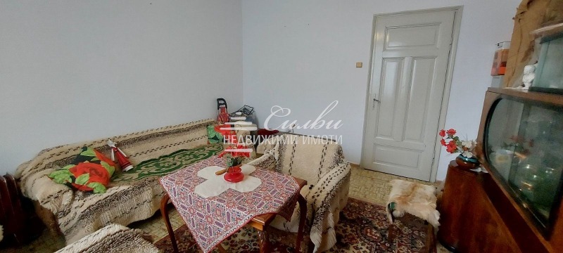 Продава КЪЩА, област Шумен, гр. Нови пазар • 123500 € • 14596990 1 — Holmes.bg Продава КЪЩА, област Шумен, гр. Нови пазар • 123500 € • 14596990 1