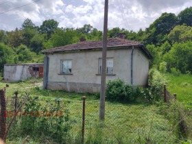 Продажба на имоти в с. Светля, област Перник - изображение 1 