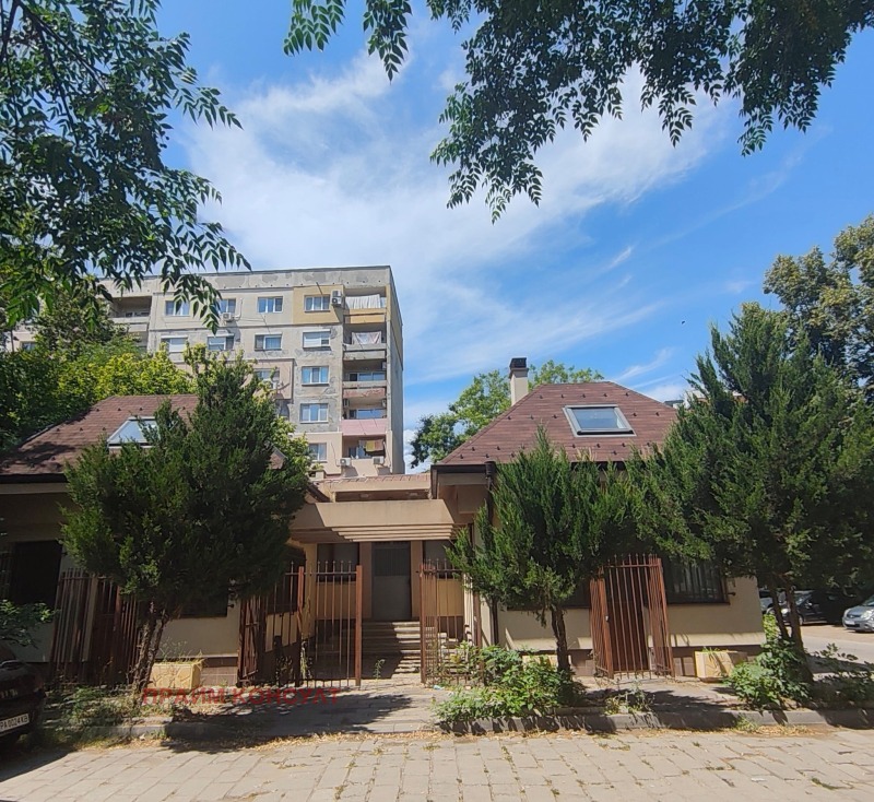 Продава ПРОМ. ПОМЕЩЕНИЕ, град Пловдив, Кършияка • 495000 € • 38242031 1 — Holmes.bg Продава ПРОМ. ПОМЕЩЕНИЕ, град Пловдив, Кършияка • 495000 € • 38242031 1