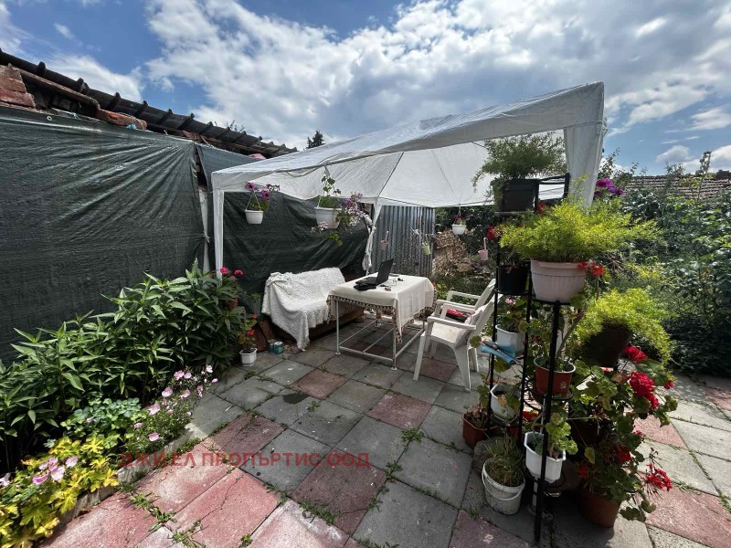 Продава КЪЩА, град София, гр. Нови Искър • 159000 € / 310976.97 лв. • 71619184 1 — Holmes.bg Продава КЪЩА, град София, гр. Нови Искър • 159000 € / 310976.97 лв. • 71619184 1