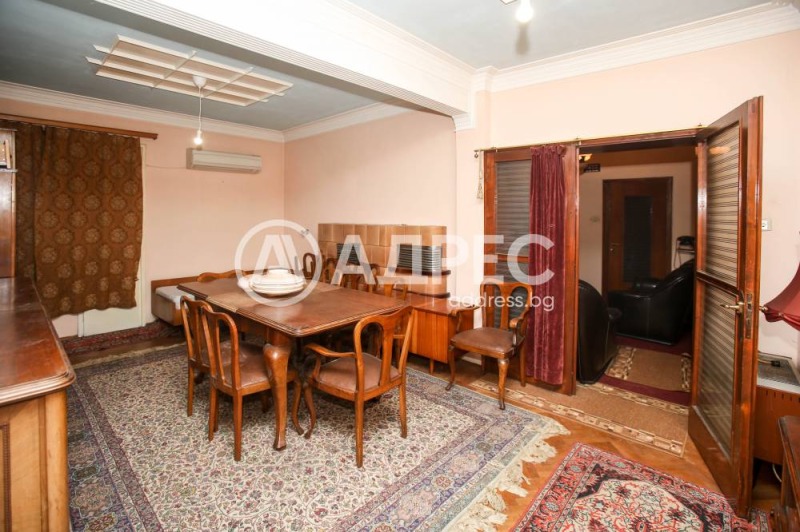 Продава 3-СТАЕН, град София, Център • 199000 € / 389210.17 лв. • 13465512 1 — Holmes.bg Продава 3-СТАЕН, град София, Център • 199000 € / 389210.17 лв. • 13465512 1
