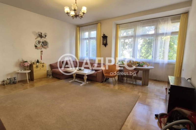 Продава 3-СТАЕН, град София, Център • 560000 € / 1095264.80 лв. • 54521710 1 — Holmes.bg Продава 3-СТАЕН, град София, Център • 560000 € / 1095264.80 лв. • 54521710 1