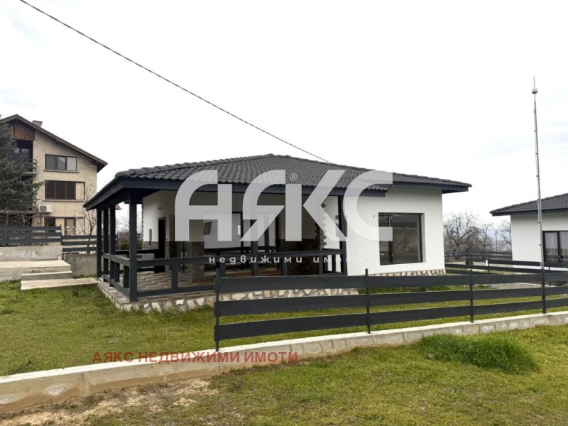 Продава КЪЩА, област Пазарджик, с. Симеоновец • 115000 € / 224920.45 лв. • 26260663 1 — Holmes.bg Продава КЪЩА, област Пазарджик, с. Симеоновец • 115000 € / 224920.45 лв. • 26260663 1