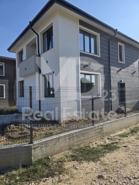 Продава Къща, град Пловдив