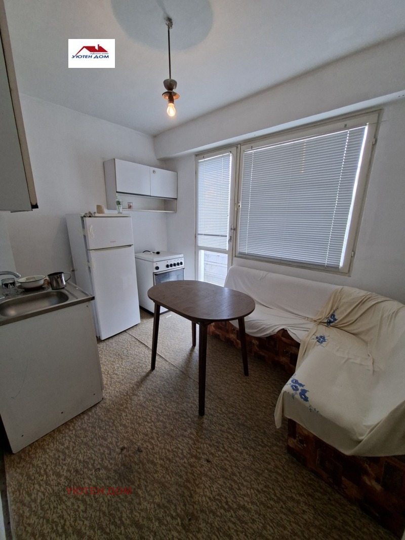 Продава 2-СТАЕН, град Шумен, Боян Българанов 1 • 104000 € / 203406.32 лв. • 28641603 1 — Holmes.bg Продава 2-СТАЕН, град Шумен, Боян Българанов 1 • 104000 € / 203406.32 лв. • 28641603 1