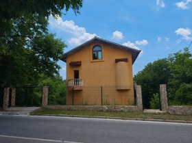 Обява Продава КЪЩА,град София, гр. Банкя