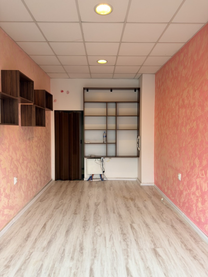Продава МАГАЗИН, град София, Овча купел 1 • 68000 € • 61007677 1 — Holmes.bg Продава МАГАЗИН, град София, Овча купел 1 • 68000 € • 61007677 1