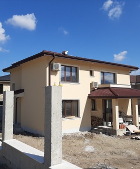 Продажба на имоти в с. Белащица, област Пловдив - изображение 2 