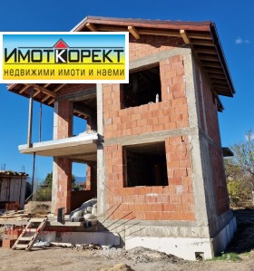 Продажба на имоти в с. Лозен, област Пазарджик - изображение 1 