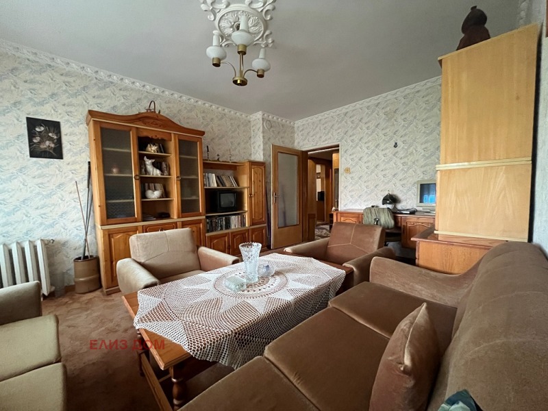 Продава 4-СТАЕН, област Добрич, гр. Каварна • 160000 € / 312932.80 лв. • 53383633 1 — Holmes.bg Продава 4-СТАЕН, област Добрич, гр. Каварна • 160000 € / 312932.80 лв. • 53383633 1