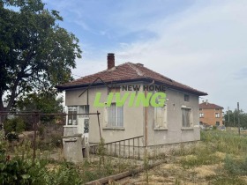 Продава Къща, с. Костиево