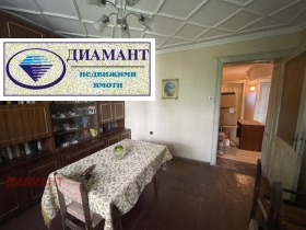 Обява Продава МНОГОСТАЕН,град Русе, Хъшове