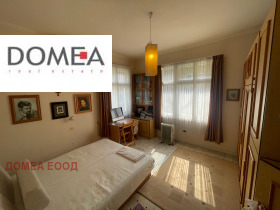 Обява Продава ЕТАЖ ОТ КЪЩА,град Бургас, Център