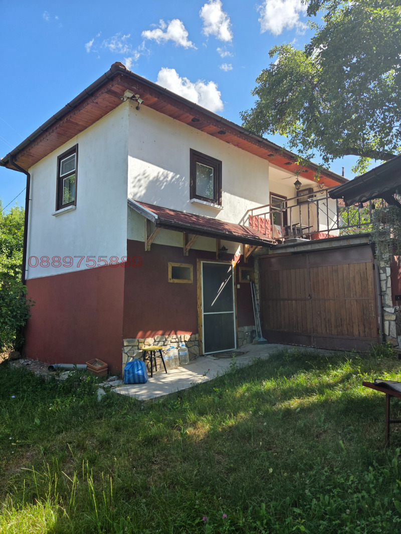 Продава КЪЩА, област София, с. Добърчин • 110000 € / 215141.30 лв. • 86895450 1 — Holmes.bg Продава КЪЩА, област София, с. Добърчин • 110000 € / 215141.30 лв. • 86895450 1