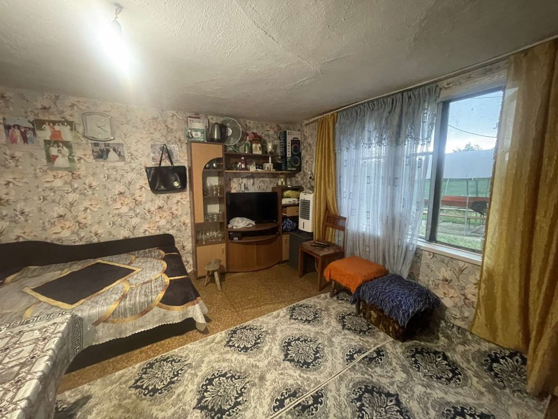 Продава КЪЩА, област Шумен, с. Мировци • 40000 € / 78233.20 лв. • 40529254 1 — Holmes.bg Продава КЪЩА, област Шумен, с. Мировци • 40000 € / 78233.20 лв. • 40529254 1