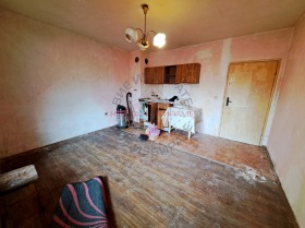 Обява Продава 2-СТАЕН,град Варна, Колхозен пазар