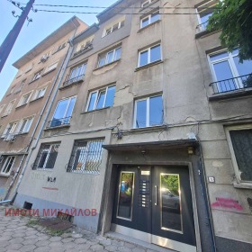 Продава 3-стаен, град София