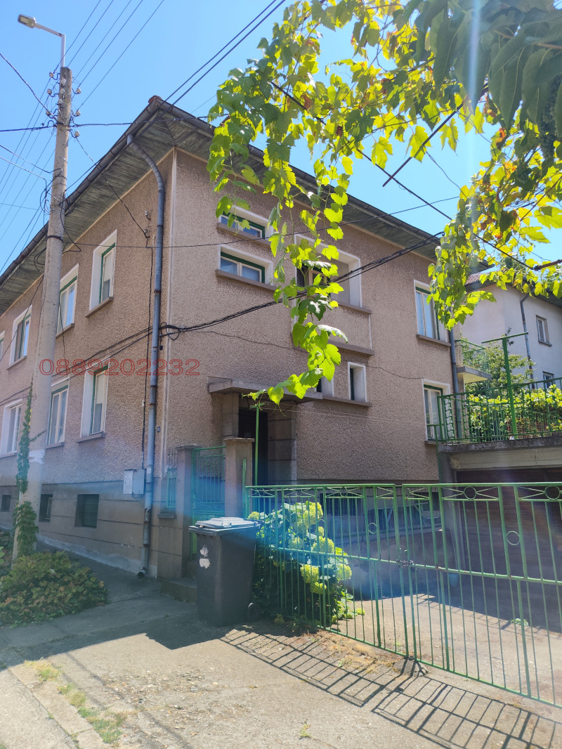 Продава КЪЩА, град Плевен, Широк център • 247000 € • 87121099 1 — Holmes.bg Продава КЪЩА, град Плевен, Широк център • 247000 € • 87121099 1