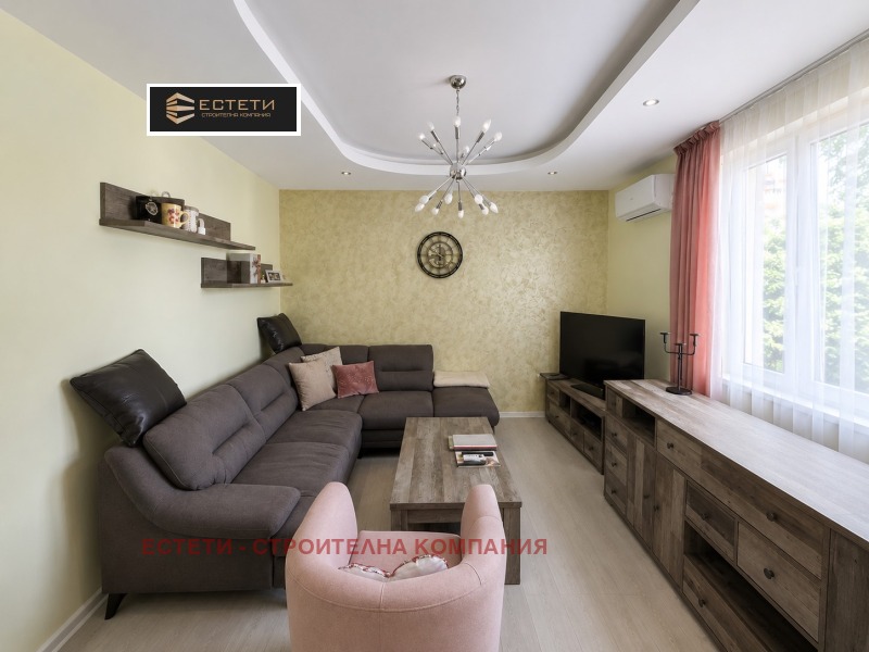 Продава ЕТАЖ ОТ КЪЩА, град Стара Загора, Казански - изток • 249000 € / 487001.67 лв. • 90341817 1 — Holmes.bg Продава ЕТАЖ ОТ КЪЩА, град Стара Загора, Казански - изток • 249000 € / 487001.67 лв. • 90341817 1