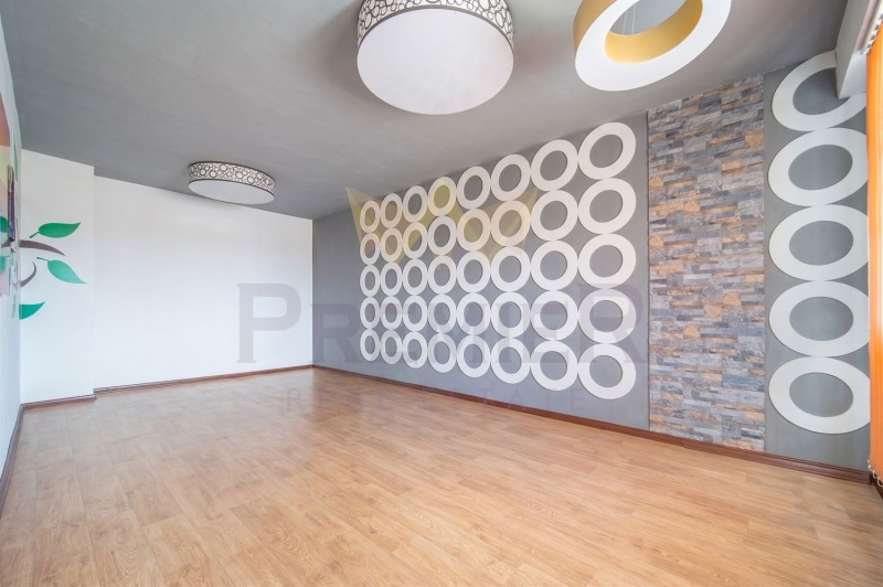 Продава ОФИС, град Разград, Орел • 79900 € • 62586073 1 — Holmes.bg Продава ОФИС, град Разград, Орел • 79900 € • 62586073 1