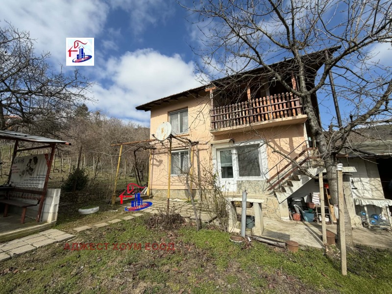 Продава ВИЛА, град Шумен, м-т Чашка • 62000 € / 121261.46 лв. • 66807360 1 — Holmes.bg Продава ВИЛА, град Шумен, м-т Чашка • 62000 € / 121261.46 лв. • 66807360 1