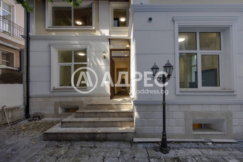 Продава КЪЩА, град София, Център • 844990 € / 1652656.79 лв. • 87939877 1 — Holmes.bg Продава КЪЩА, град София, Център • 844990 € / 1652656.79 лв. • 87939877 1