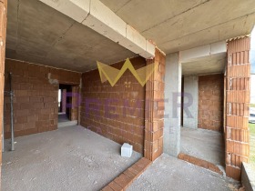 Обява Продава 4-СТАЕН,град Варна, Младост 1