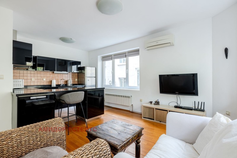 Продава 1-СТАЕН, град София, Център • 185000 € / 361828.55 лв. • 28470682 1 — Holmes.bg Продава 1-СТАЕН, град София, Център • 185000 € / 361828.55 лв. • 28470682 1
