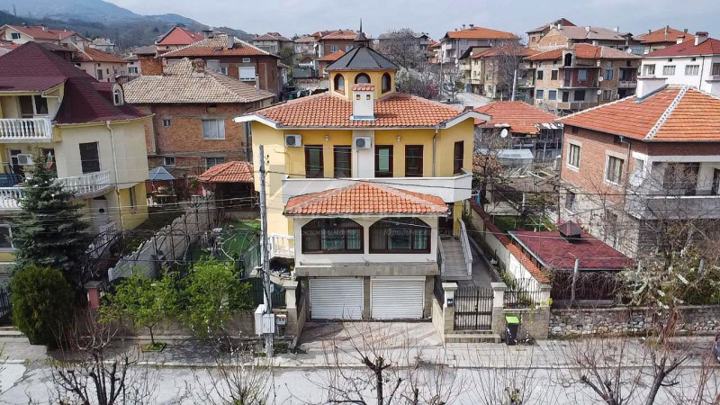 Продава  Къща област Пловдив , гр. Асеновград , 245 кв.м | 17189258