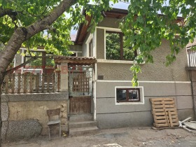 Продава Къща, гр. Белослав