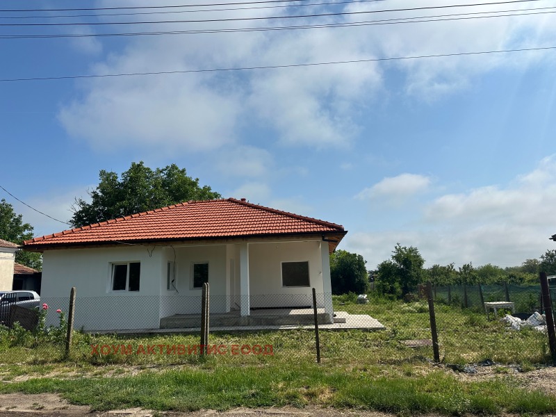Продава КЪЩА, област Добрич, с. Змеево • 85000 € / 166245.55 лв. • 61941145 1 — Holmes.bg Продава КЪЩА, област Добрич, с. Змеево • 85000 € / 166245.55 лв. • 61941145 1