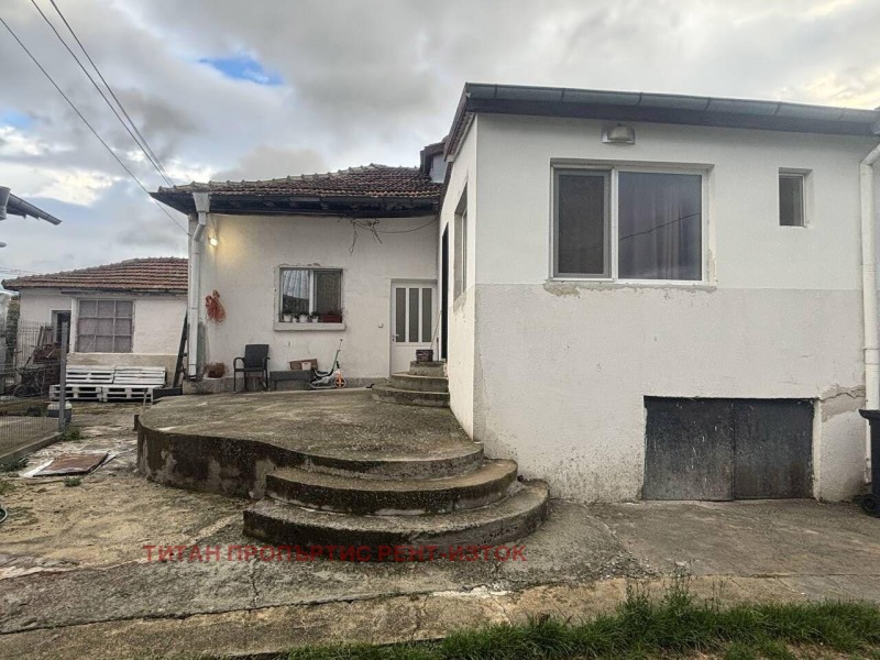 Продава КЪЩА, област Бургас, с. Черни връх • 120000 € / 234699.60 лв. • 45428648 1 — Holmes.bg Продава КЪЩА, област Бургас, с. Черни връх • 120000 € / 234699.60 лв. • 45428648 1