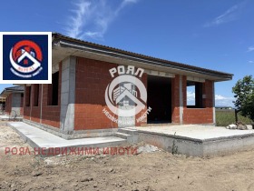 Продава Къща, с. Войводиново