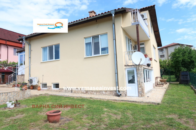 Продава КЪЩА, област Добрич, с. Рогачево • 220000 € / 430282.60 лв. • 45828742 1 — Holmes.bg Продава КЪЩА, област Добрич, с. Рогачево • 220000 € / 430282.60 лв. • 45828742 1