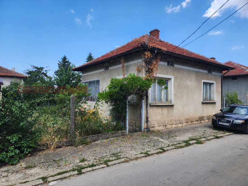 Продава КЪЩА, област Разград, гр. Исперих • 99000 € • 47027551 1 — Holmes.bg Продава КЪЩА, област Разград, гр. Исперих • 99000 € • 47027551 1