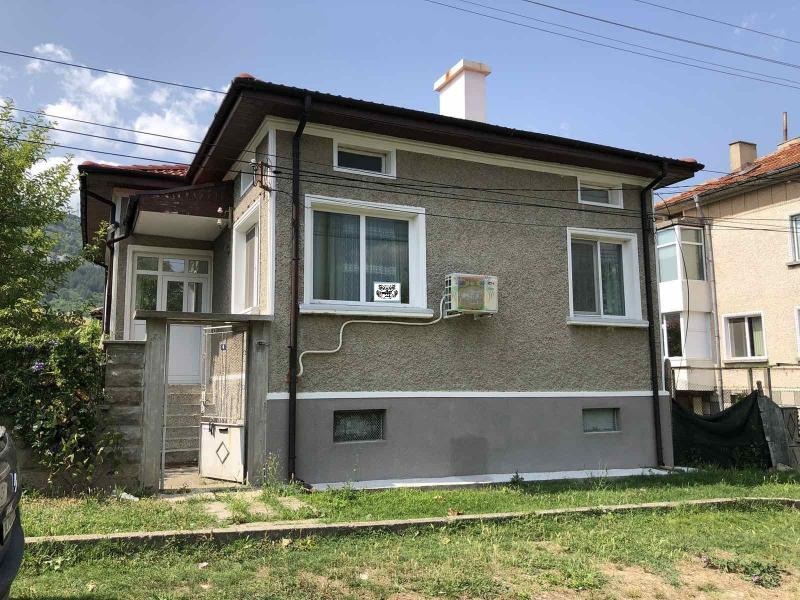 Продава  Къща, град Шумен, Дивдядово •  150 000 EUR • ID 48881668 — holmes.bg - [1] 