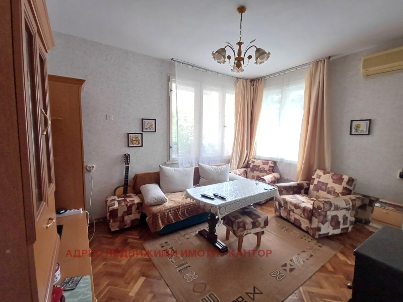 Продава  Етаж от къща град Шумен , Добруджански , 100 кв.м | 29381386