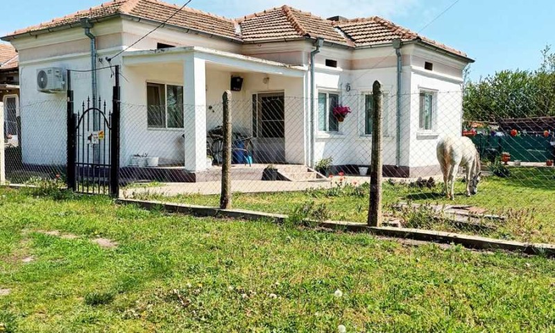 Продава  Къща, област Добрич, с. Чернооково • 49 995 EUR • ID 39025729 — holmes.bg - [1] 